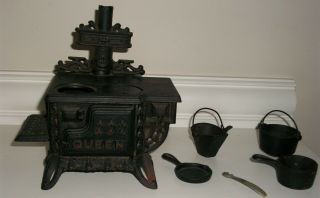 Antique/vintage Queen Miniature Salesman Sample Cast Iron Stove With Accessories