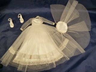 Vintage Vogue Jill 3192 Wedding Gown w/Pillbox Veil & Shoes 3