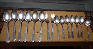 Vintage Oneida Tudor Plate Community Silverplate 2 Forks 13 Spoons Flatware Set