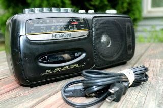 Rare Vintage Hitachi Cassette Tape Recorder W 3 Band Shortwave Mw/sw/fm