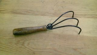 Old Vintage Metal Garden Hand Tool Claws Rake Primitive