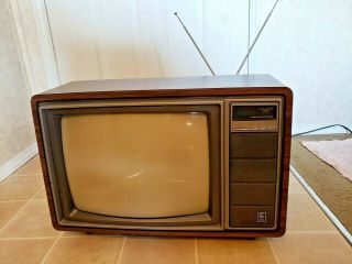 Ge 17ac3642w Vintage Color Crt Tube Tv Retro Television 80s Woodgrain (rare)