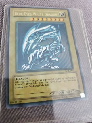 Ultra Rare Yugioh Blue Eyes White Dragon Sdk - 001 Card Holo