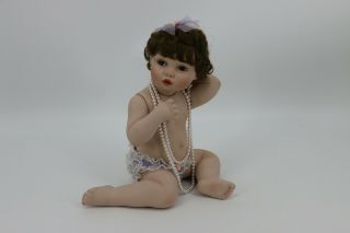 Vintage The Ashton Drake Galleries Porcelain Pretty As A Picture Doll With Pearl