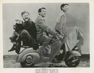 Gorgeous Audrey Hepburn & Gregory Peck On Vespa Rare Photo 2