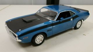 Welly 1970 Dodge Challenger T/a 1/24 Scale Diecast Car 340 Six Pak Rare