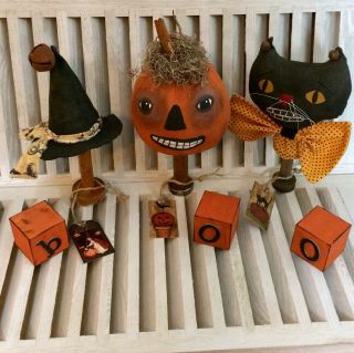 Primitive Halloween Cat Pumpkin Jol Witch Hat Ornies On Vintage Bobbins " Boo "