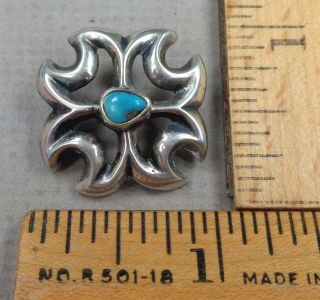 Navajo Style Antique Button 17,  1900s Turquoise Set In Silver Design