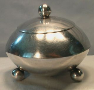 Sterling Silver.  925 Mexico T0 - 30 Old Miniature Round Pill Box With Lid 3 Legged
