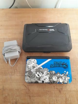 Nintendo 3ds Xl Smash Bros Edition Rare W/ Case & Charger