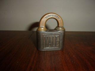 Antique Vintage Large Heavy Yale & Towne Mfg.  Co.  Padlock - No Key - 12085 Lock