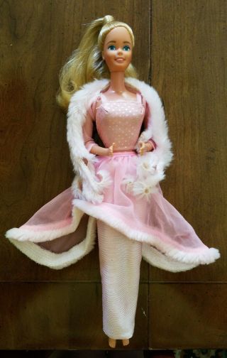 One 1981 Superstar Era Pink N Pretty Barbie Doll Origoutfit 4551 Curl In Hair