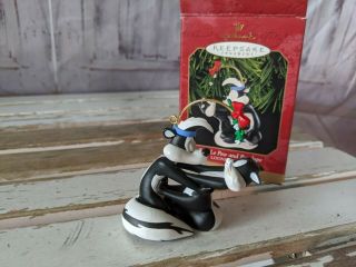 Rare Hallmark Keepsake Pepe Le Pew And Penelope Looney Tunes Skunk Xmas Ornament