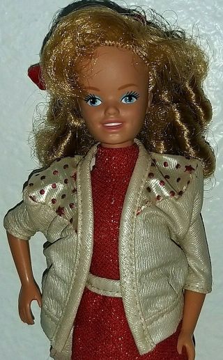 Mattel Vintage SuperTeen Skipper Doll in red outfit w beige jacket red stockings 2
