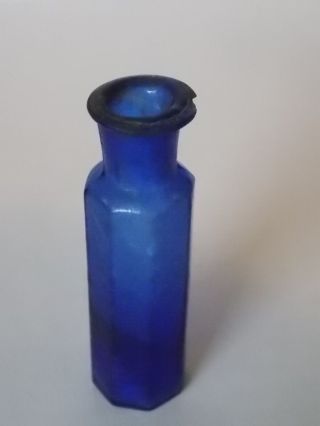 Vintage Antique Collectable Blue Glass Medicine Poison Apothecary Bottle