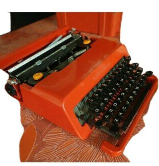 Rare Olivetti Valentine Vintage Typewriter With Case
