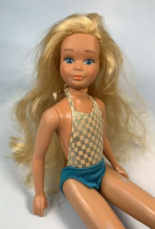 1983 Sun Gold Malibu Skipper 9.  5 " Beach Doll & Swimsuit