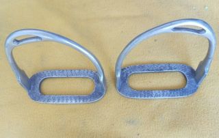 (8/14) Vtg.  Antique Matched Iron Saddle Stirrups.  Made In England -