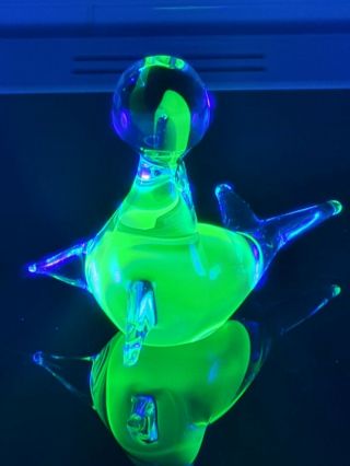 Absolutely Stunning And Rare Murano Uranium Glass Sea Lion Balancing A Ball.