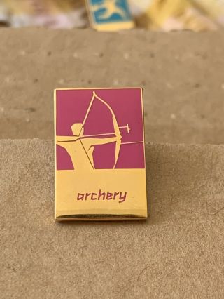 Very Rare London 2012 Olympic Pin Badge Archery Sport Logo Pictogram