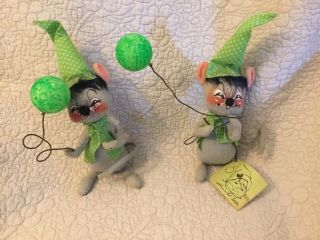Vintage Annalee Mobilitee Dolls (2) Mouse Mice W / Balloons 1971 9” Painted Face