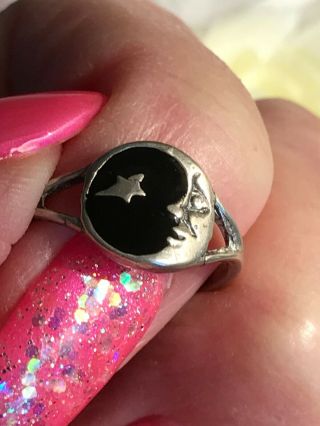 Vintage Sterling Silver " Man In The Moon " Black Gemstone Ring - Size 6.  75