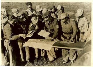 Press Photo: Rare Luftwaffe Fw.  190 Pilots Gather For Mission Briefing; 1944