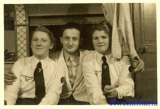 RARE Pair Female Uniformed Wehrmacht Heferin Girls Posed w/ Male Friend 2
