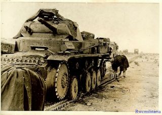 Press Photo: Rare German Afrika Korps Pzkw.  Ii Panzer Tank Having Track Replaced