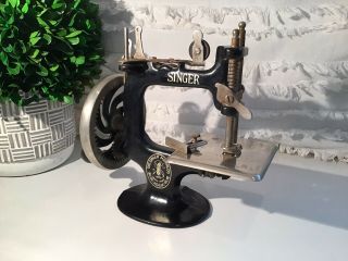 Rare Pre - 1920 Singer Antique Vintage Sewing Machine K - 20 Cast Iron Mini