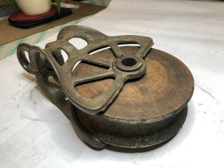 Vintage Antique Old Metal Cast Iron Barn Pulley Block And Tackle Wood Wheel