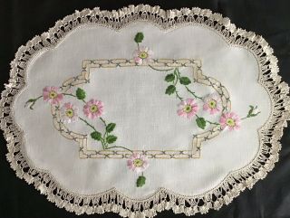 Gorgeous Vintage Linen Hand Embroidered Table Centre Piece Pink Florals & Lace