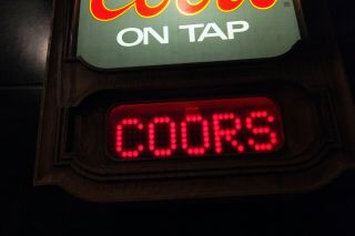 VINTAGE EXTREMELY RARE COORS BEER LIGHT UP SIGN FROM 1981 2