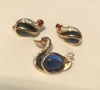 Pristine Crown Trifari Signed Jelly Belly Swan Pin With Earrings Rare Set Blue