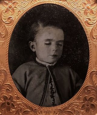 Rare Early 1/6 Plate Tintype - Heartfelt Post Mortem Of A Young Boy In Full Case