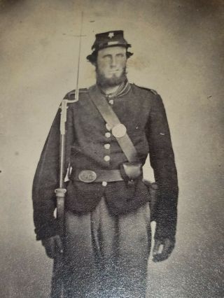 Rare 1860s Armed Civil War Soldier Cdv