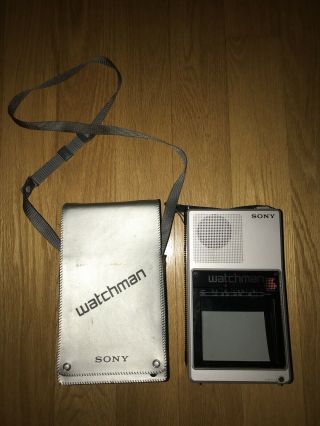 Vintage Rare Sony Watchman Portable Flat B&w Tv Model Fd - 40a W/ Bag