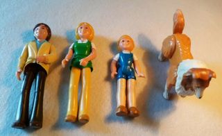 Vintage Fisher Price Dollhouse Family/figures And Dog 1:16 Scale