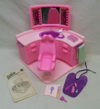 1983 Barbie " Beauty Salon " Play Set (mattel,  4839) W/accessories For 12 " Dolls