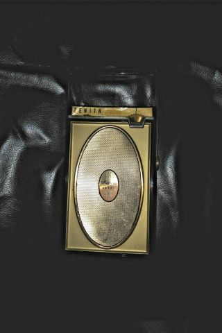 Vintage Zenith Deluxe Royal 500,  Antique Portable Transistor Radio -