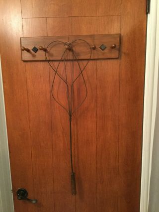 Antique Vintage Wire Rug Beater With Wooden Handle Wall Hanging Heart Design 33 "