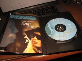 FAMILY PLOT dvd ALFRED HITCHCOCK RARE LN W/INSERT 3
