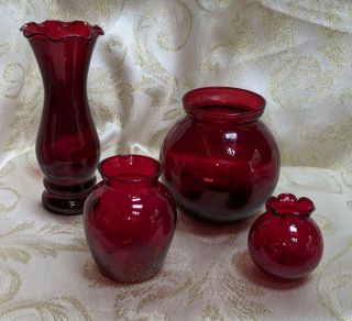 Set Of 4 Vintage Ruby Red Glass Small Vases Range From 6.  75 " - 2.  5 " Inches Rare