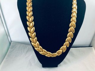 Vtg.  Rare Monet Shiny Gold Tone Long Leaves Chain Link Necklace