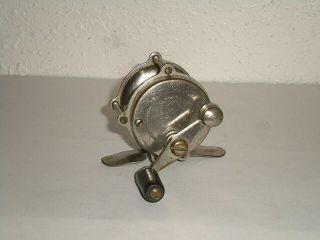 Vintage Unmarked 40 Yard Raised Pillar Small Sized Trout Fishing Reel -