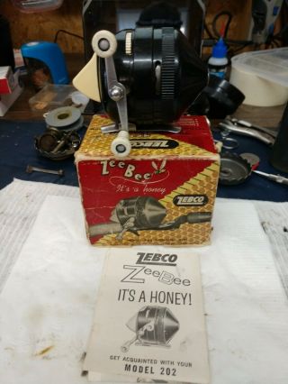 Vintage Zebco 202 reel Made in the USA 062 3