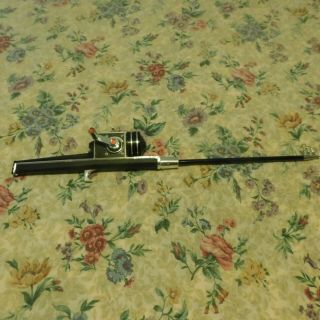 VINTAGE ST.  CROIX FISHING MACHINE RETRACTABLE ROD AND REEL COMBO WELL 2