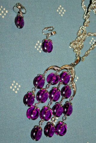 PRISTINE PURPLE LUCITE WATERFALL N.  LACE AND EARRINGS SIGNED CROWN TRIFARI - RARE 2