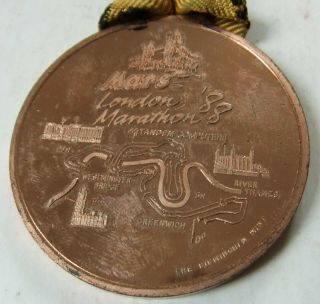 RARE,  VINTAGE EARLY OFFICIAL LONDON MARATHON FINISHERS ' AWARD MEDAL FROM 1988 2