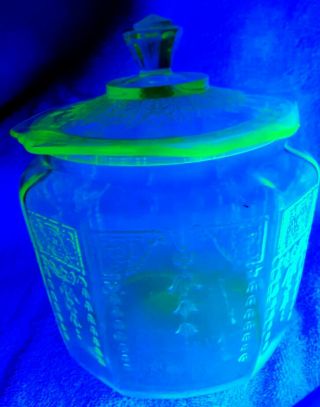 Vintage Antique Green Uranium Vaseline Glass 8.  5 " Octagon Lidded Candy Jar